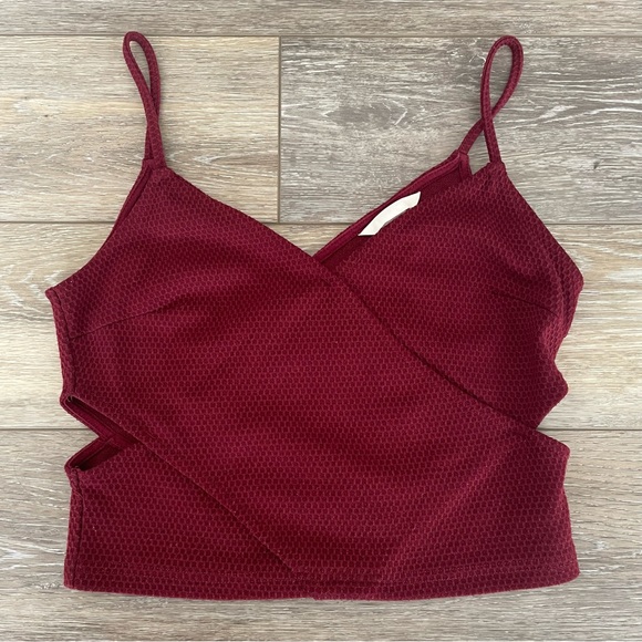 H&M Tops - H&M Red Cropped Top